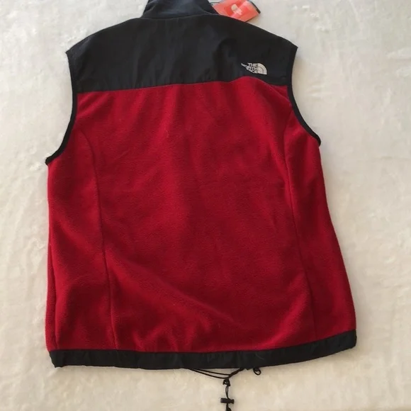 NWT: The Northface Lightweight vest. Black and red Size - Picture 14 of 17
